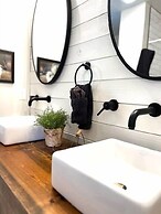 Darling 30 Day Minimum 2 Bedroom Home by RedAwning