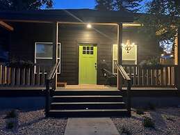 Darling 30 Day Minimum 2 Bedroom Home by RedAwning