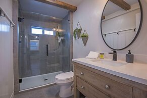 Darling 30 Day Minimum 2 Bedroom Home by RedAwning