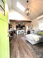 Darling 30 Day Minimum 2 Bedroom Home by RedAwning