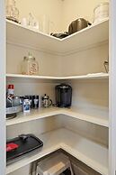 Geary Getaway 3 Bedroom Home by RedAwning