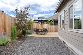 Geary Getaway 3 Bedroom Home by RedAwning