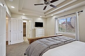 Geary Getaway 3 Bedroom Home by RedAwning