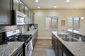 Geary Getaway 3 Bedroom Home by RedAwning