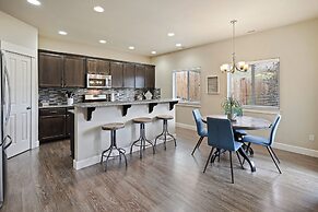 Geary Getaway 3 Bedroom Home by RedAwning