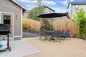 Geary Getaway 3 Bedroom Home by RedAwning