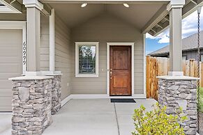 Geary Getaway 3 Bedroom Home by RedAwning