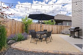 Geary Getaway 3 Bedroom Home by RedAwning