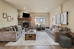 Geary Getaway 3 Bedroom Home by RedAwning