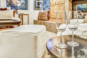 Downtown Aspen 2 Bedroom Condo Within Walking Distance to Gondola - Cl