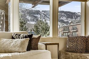 Downtown Aspen 2 Bedroom Condo Within Walking Distance to Gondola - Cl