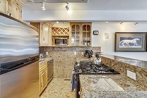 Downtown Aspen 2 Bedroom Condo Within Walking Distance to Gondola - Cl