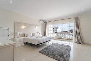 Villa Lemos by HelloVacations