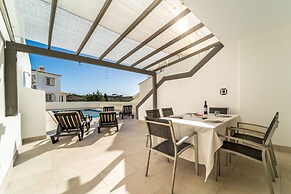 Villa Lemos by HelloVacations