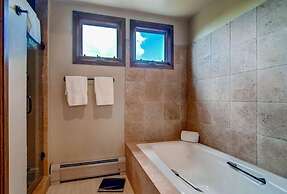 Beaver Creek Highlands Slopeside 3 Bedroom Residence