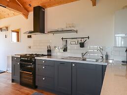 Nelli Lodge at Mile End