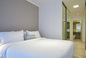 Nido at Recoleta Deco