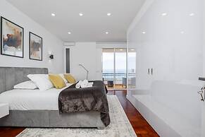 Lido Sunrise Apartment by Homie
