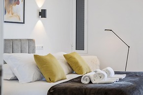 Lido Sunrise Apartment by Homie