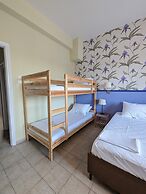 Okeania Seafront Rooms in Kamena Vourla