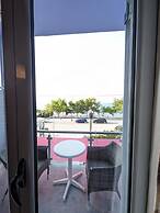Okeania Seafront Rooms in Kamena Vourla