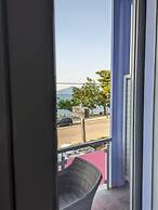 Okeania Seafront Rooms in Kamena Vourla