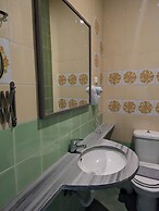 Okeania Seafront Rooms in Kamena Vourla