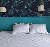 Okeania Seafront Rooms in Kamena Vourla