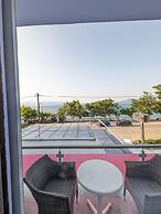 Okeania Seafront Rooms in Kamena Vourla