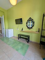 Okeania Seafront Rooms in Kamena Vourla