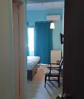 Okeania Seafront Rooms in Kamena Vourla