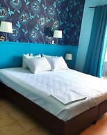 Okeania Seafront Rooms in Kamena Vourla