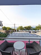 Okeania Seafront Rooms in Kamena Vourla