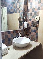 Okeania Seafront Rooms in Kamena Vourla