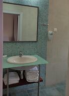 Okeania Seafront Rooms in Kamena Vourla