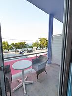 Okeania Seafront Rooms in Kamena Vourla