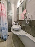 Okeania Seafront Rooms in Kamena Vourla