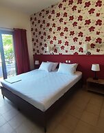 Okeania Seafront Rooms in Kamena Vourla