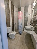 Okeania Seafront Rooms in Kamena Vourla