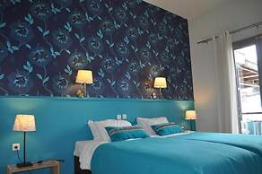 Okeania Seafront Rooms in Kamena Vourla