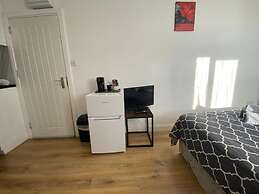 Comfortable Homely Studio Flat in Wembley