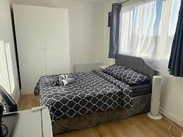 Comfortable Homely Studio Flat in Wembley