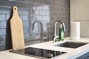 Yorkville Modern 1 Bedroom Suite Toronto