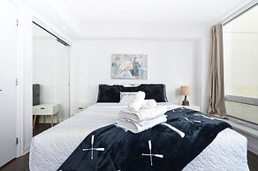 Yorkville Modern 1 Bedroom Suite Toronto