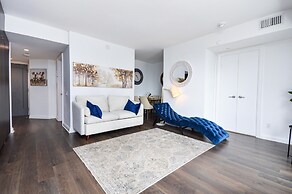 Yorkville Modern 1 Bedroom Suite Toronto