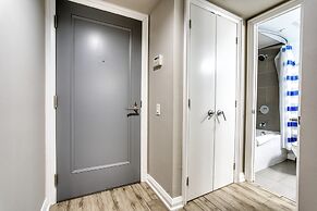 Yorkville Modern 1 Bedroom Suite Toronto