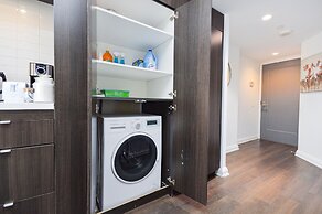 Yorkville Modern 1 Bedroom Suite Toronto
