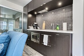 Yorkville Modern 1 Bedroom Suite Toronto