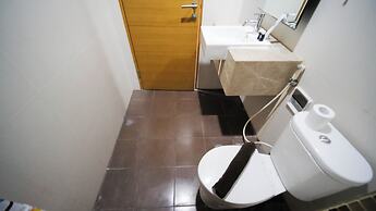 Spacious And Comfy 1Br Apartment Connected To Mall At Aryaduta Residen