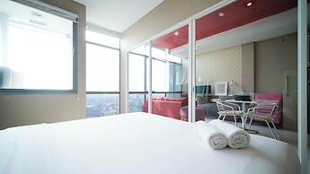 Spacious And Comfy 1Br Apartment Connected To Mall At Aryaduta Residen